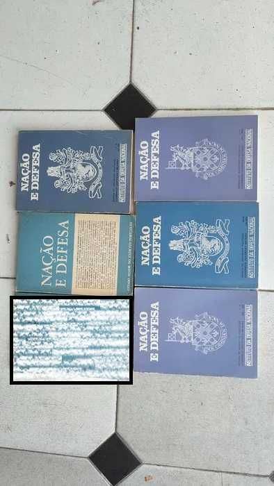 Lote 24 Publicações Militares diversas