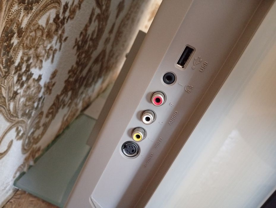 Продам телевизор philips в хорошем состоянии