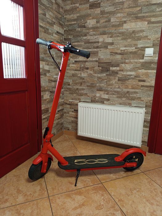 Hulajnoga elektryczna fiat 500 z ładowarką