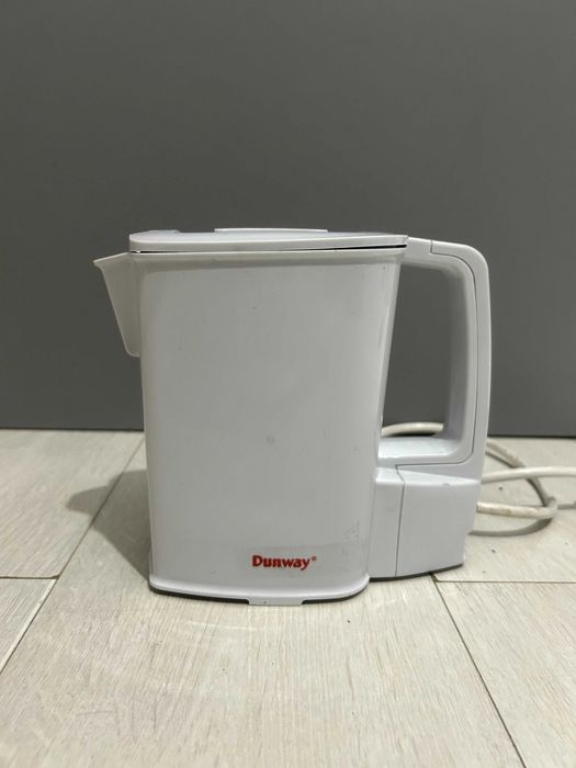 Mini czajnik elektryczny