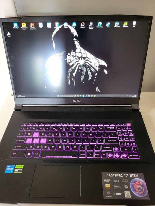 Laptop MSI katana 17 B1V3