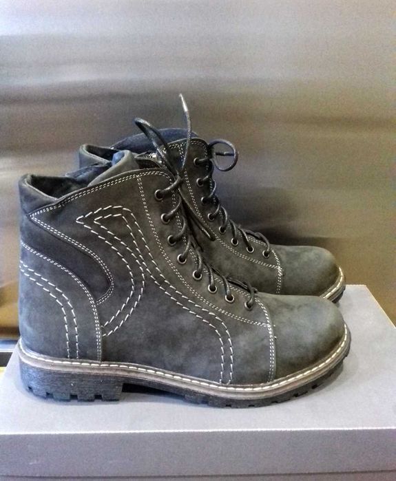 Ботинки серые на меху с натуральной кожи  Унисекс 39р.