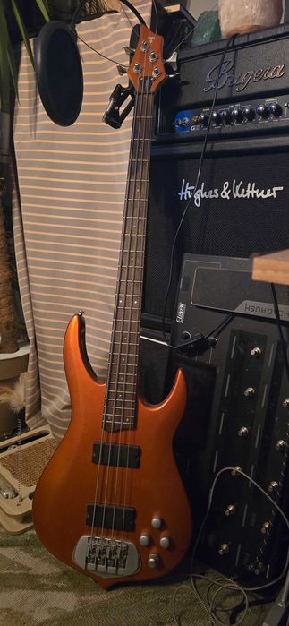 Gitara basowa Traben Standard 4 super stan