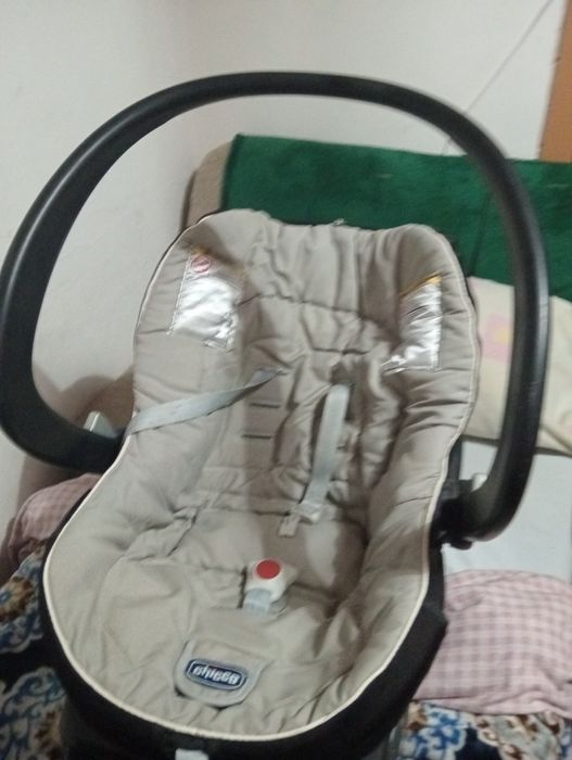 Ovo com isofix da Chicco para carro