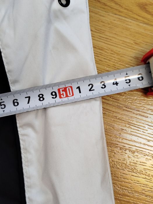 Спортивна вітровка