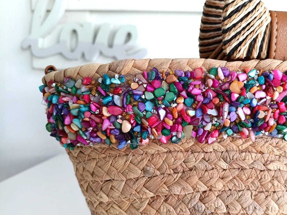 Mala Ceira em Palha Natural e aplique de Pedrinhas Coloridas