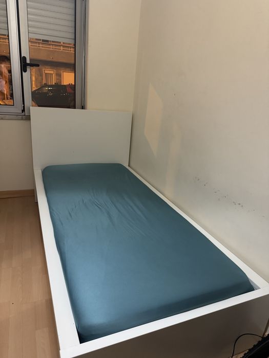 Cama individual c/ dois colchões