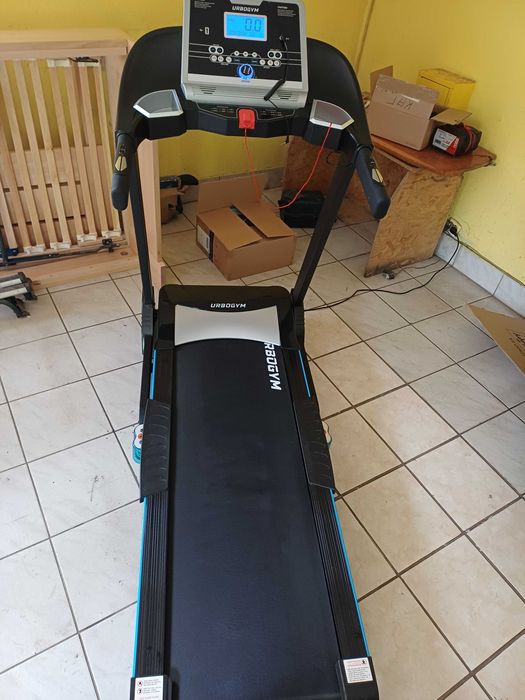 Bieżnia USBOGYM V650S. Mało używana. Stan idealny