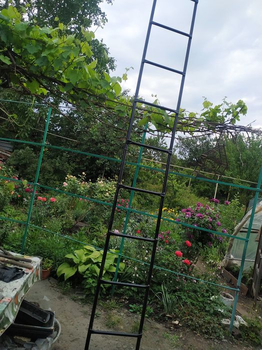 Лестница металлическая 4м