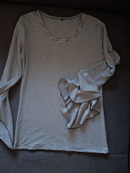 Кофта з рукавами-кльош