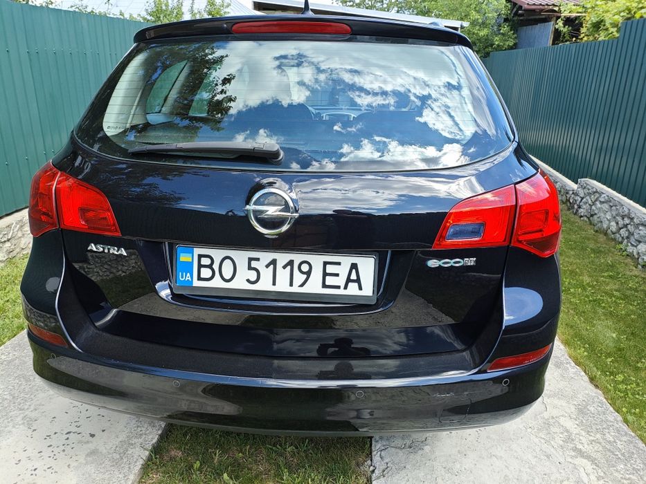 Opel Astra J 2011 1.4 MPI