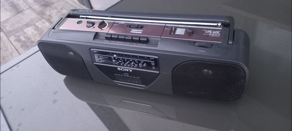 Radio Magnetofon SONY CFS-201L na kasetę Jamnik