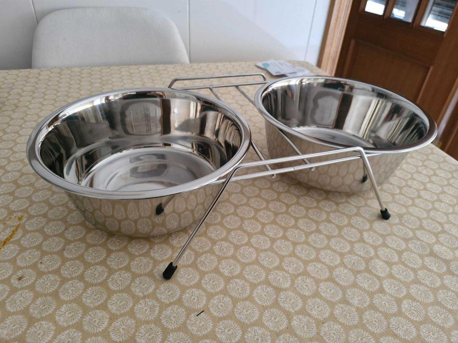 Comedouro para cão ou gato - Novo