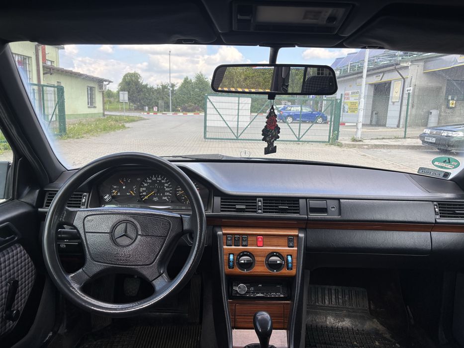 Mercedes W124 200TE