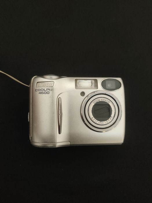 Nikon Coolpix 4600 Silver Вінтажна Мильниця фотоапарат фотокамера