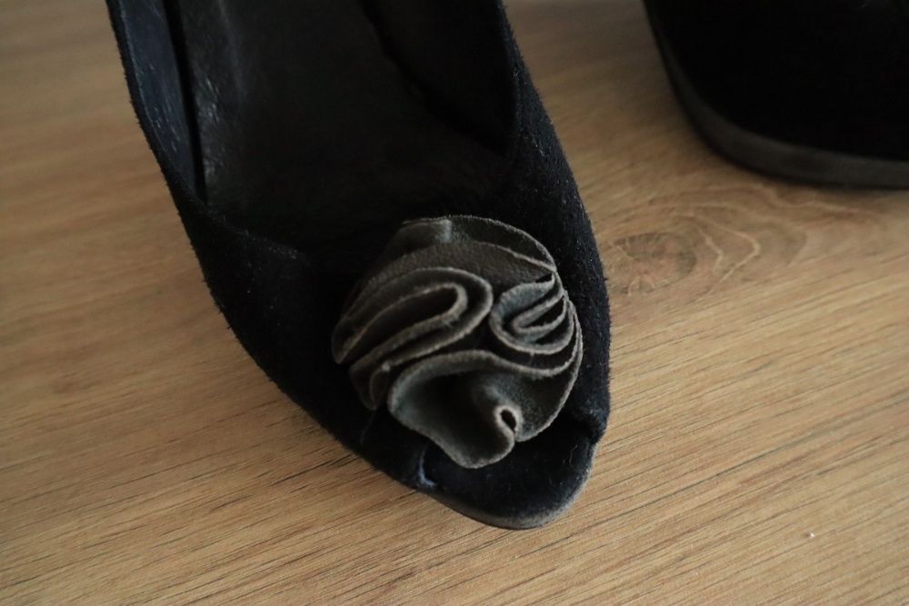 Zamszowe szpilki VENEZIA