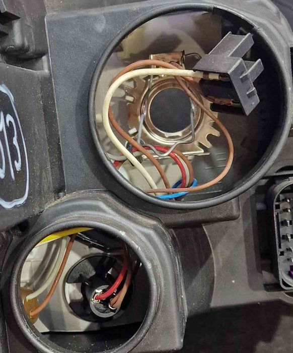 Ótica / Farol Esquerdo 1K6941031 - VW GOLF V