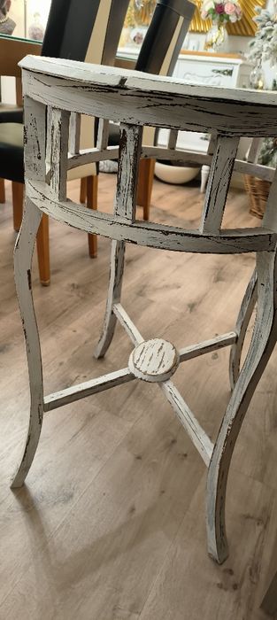 Móvel antigo em madeira