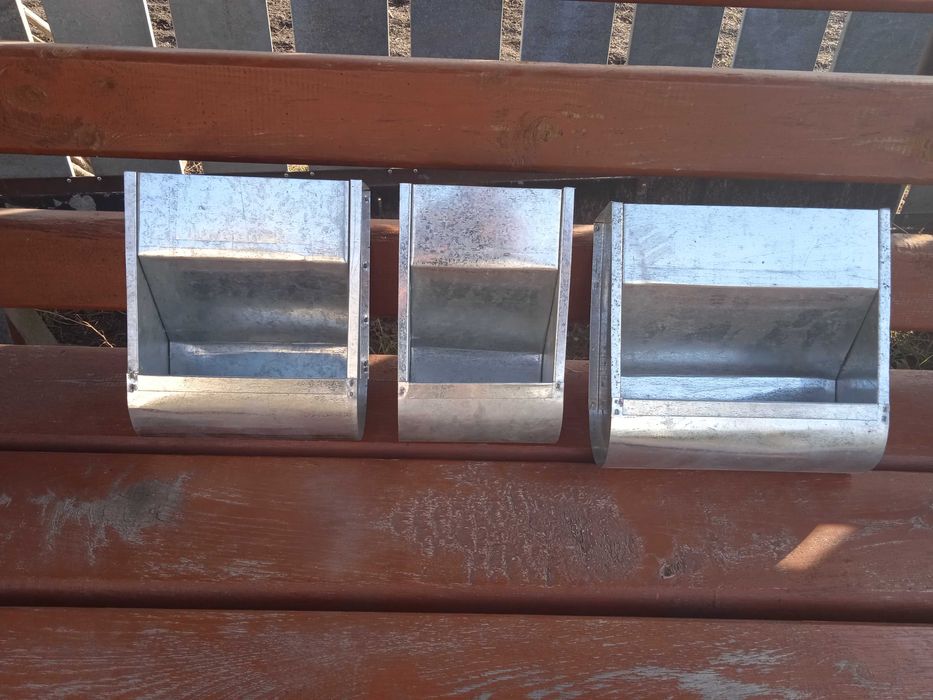 Годівниці бункерні