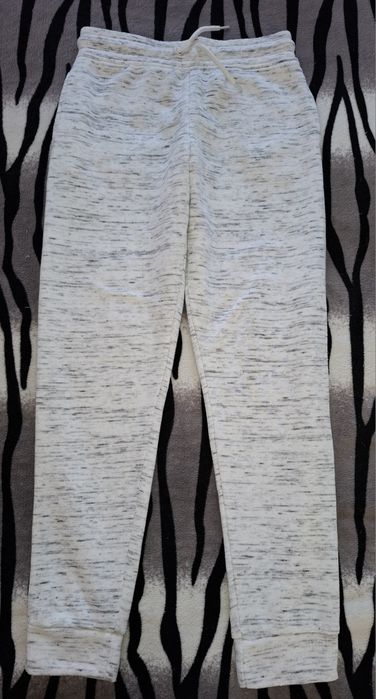 Спортивные штаны Primark.