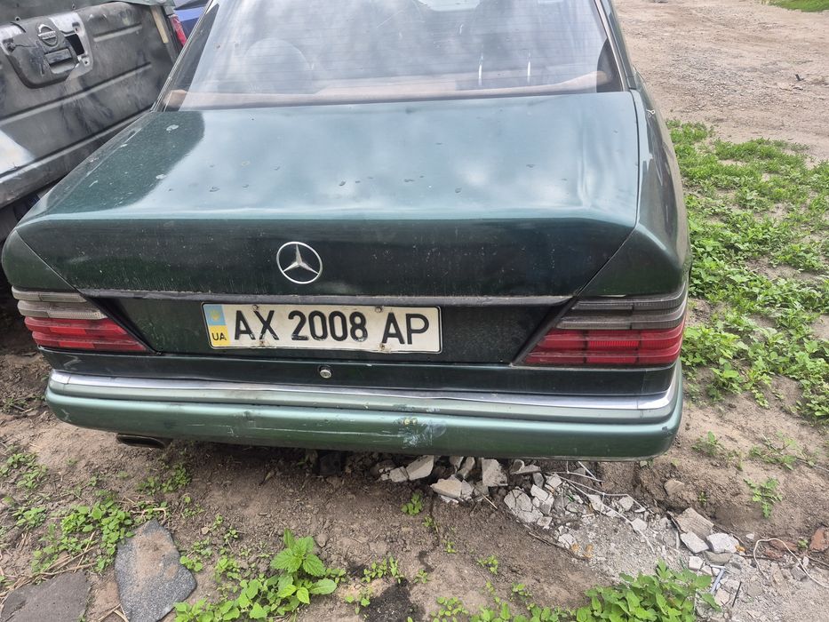 Мерседес 124 260