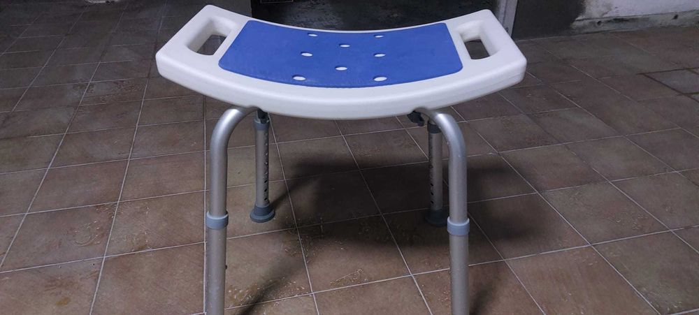 Cadeira de apoio para banho