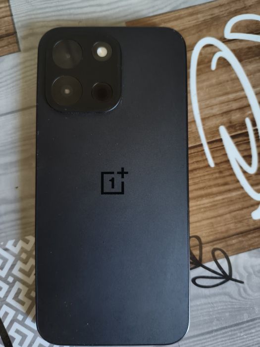 Продам смартфон  OnePlus Turbo 6
