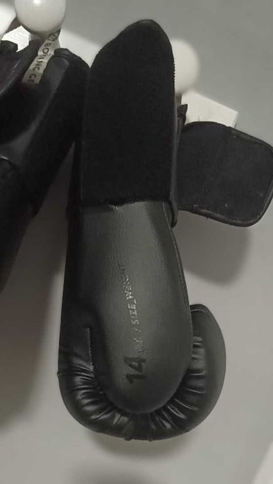 Saco de Boxe + Luvas + Fitas Como NOVO