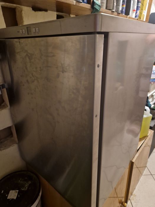 Liebherr Premium - srebrna niska zamrażarka szufladowa