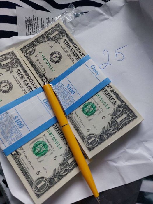 1 долар 2 долари на подарунок