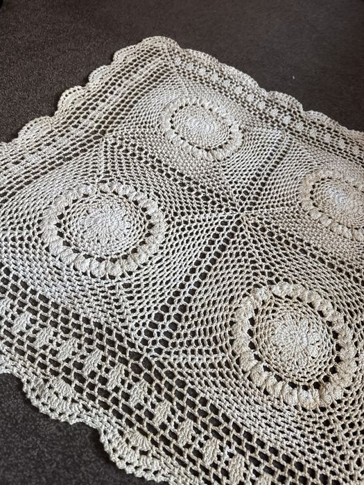 Obrus szydełkowy ręcznie robione do kolekcji