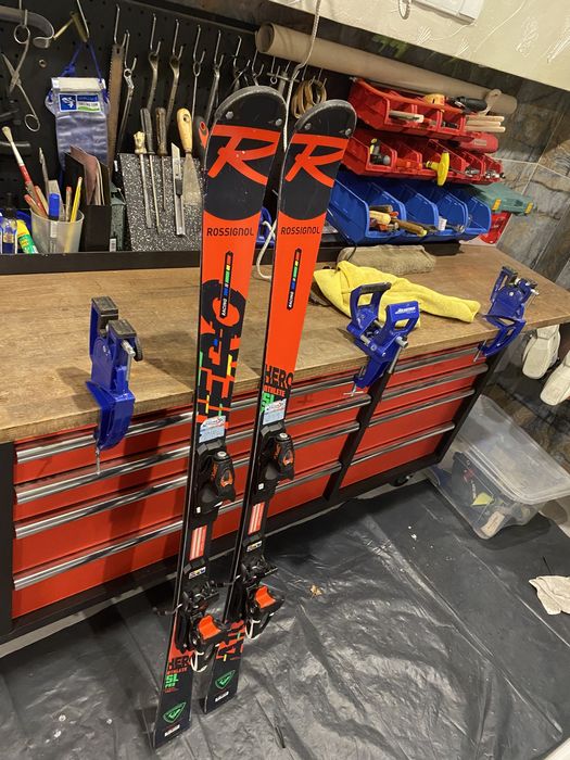 Slalomki rossignola 142 cm (slalomowe)