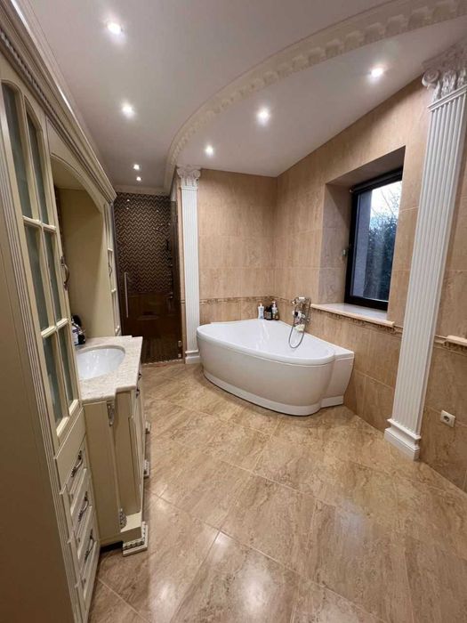 Шикарний особняк преміум класу м. Івано-Франківськ