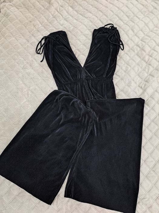 Продам жіночий комбінезон Bershka
