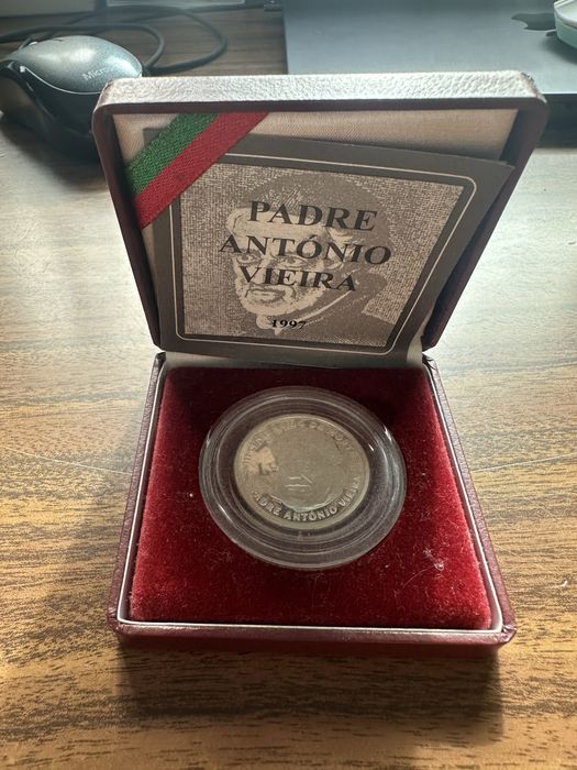 Centenario da morte de Padre Antonio Vieira. Dois estojos.