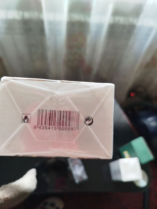 Жіночі та чоловічі парфуми