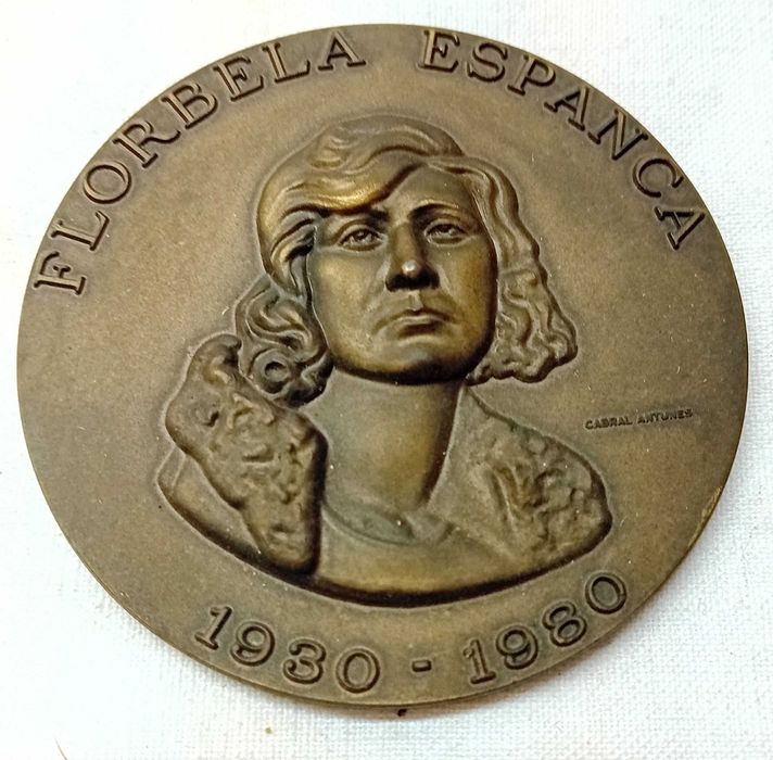 Medalhas Bronze: Aquilino Ribeiro; Camilo C. Branco, Florbela Espanca