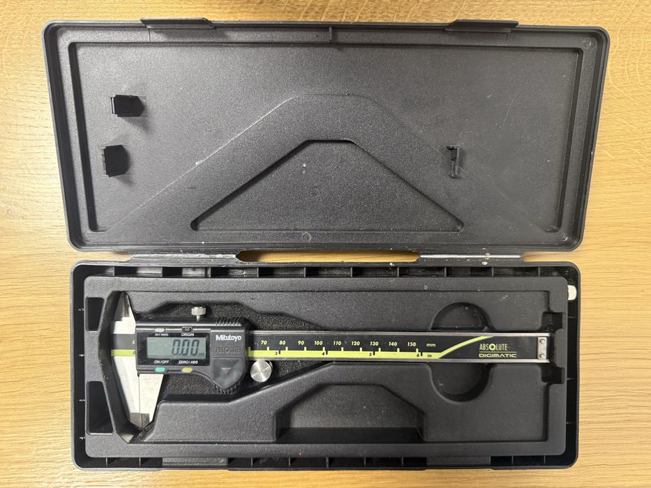 Suwmiarka elektroniczna