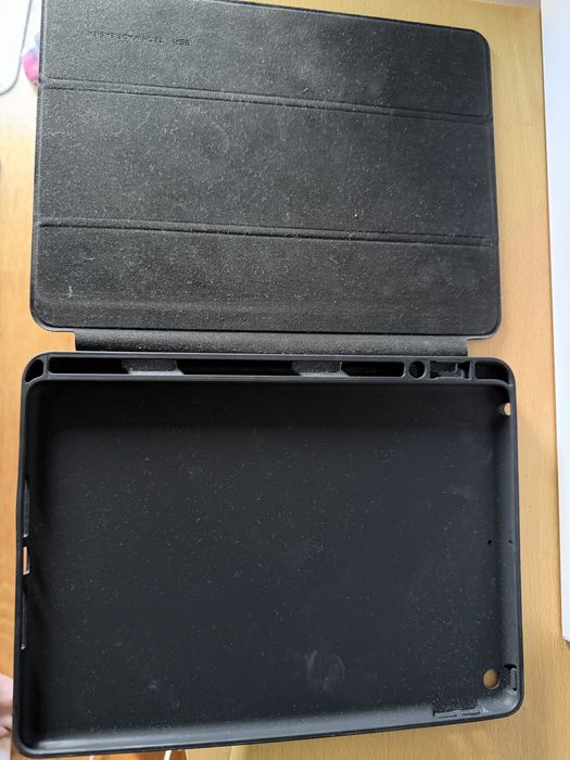 Capa e teclado para IPad 9