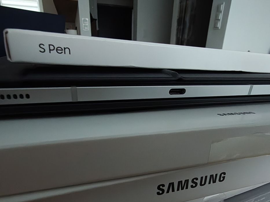 Samsung Galaxy TAB S8+ 5g SM-X806B Srebrny 8/128GB + 5 etui + folie