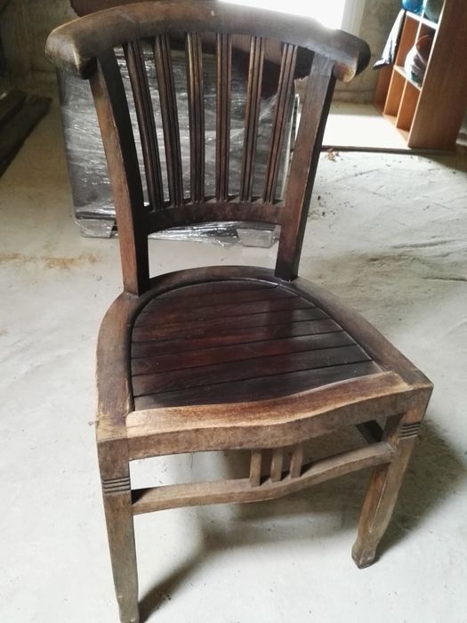 Sprzedam 3 stare solidne krzesła