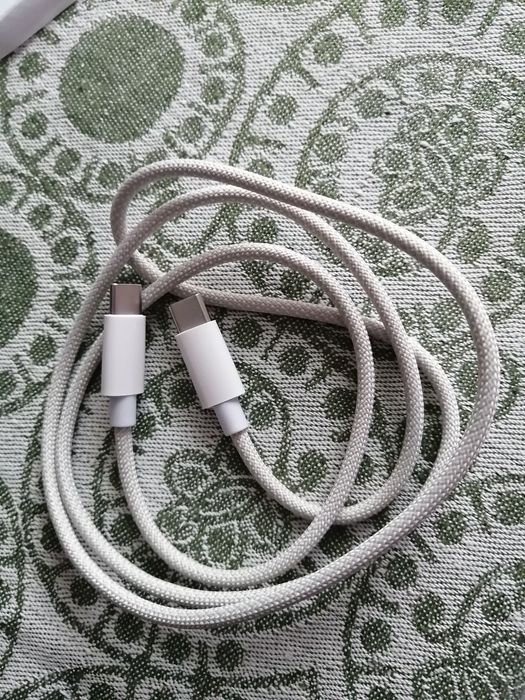 Sprzedam kabel  USB typu C x2 do szybkiego ładowania telefonu.