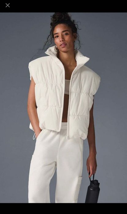 Пуховий жилет Alo yoga