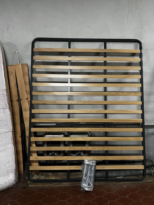 Estrado de cama de casal 160x200 com pés