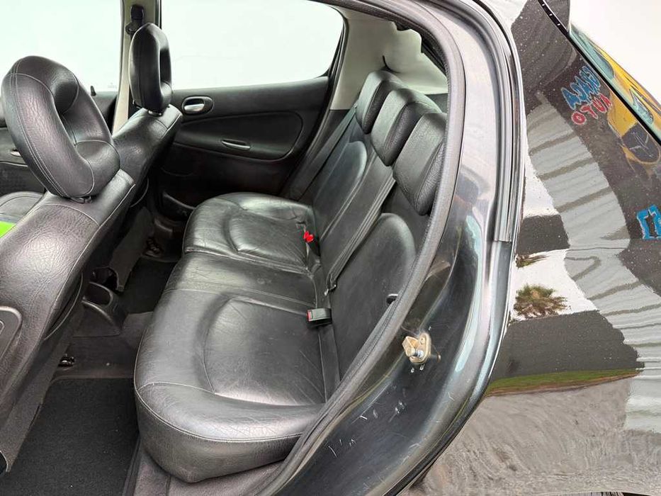 Peugeot 206 1.4i 16v 90Cv ACP 100anos 180.000Km 03/2004