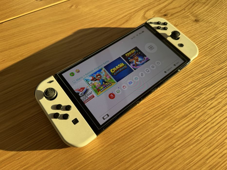Nintendo Switch Oled + karta 256gb + akcesoria
