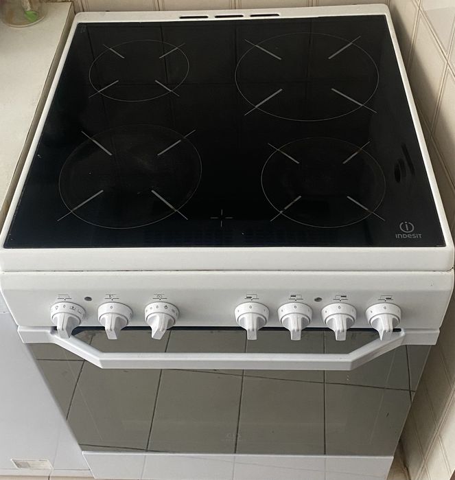 Fogão Elétrico Indesit (Comprado em 2023/Garantia até 2028)