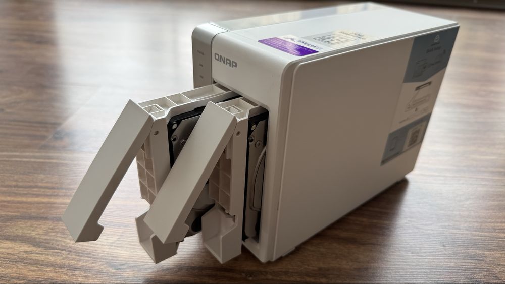 NAS  Qnap TS-231P +2 x 4TB wd40purx