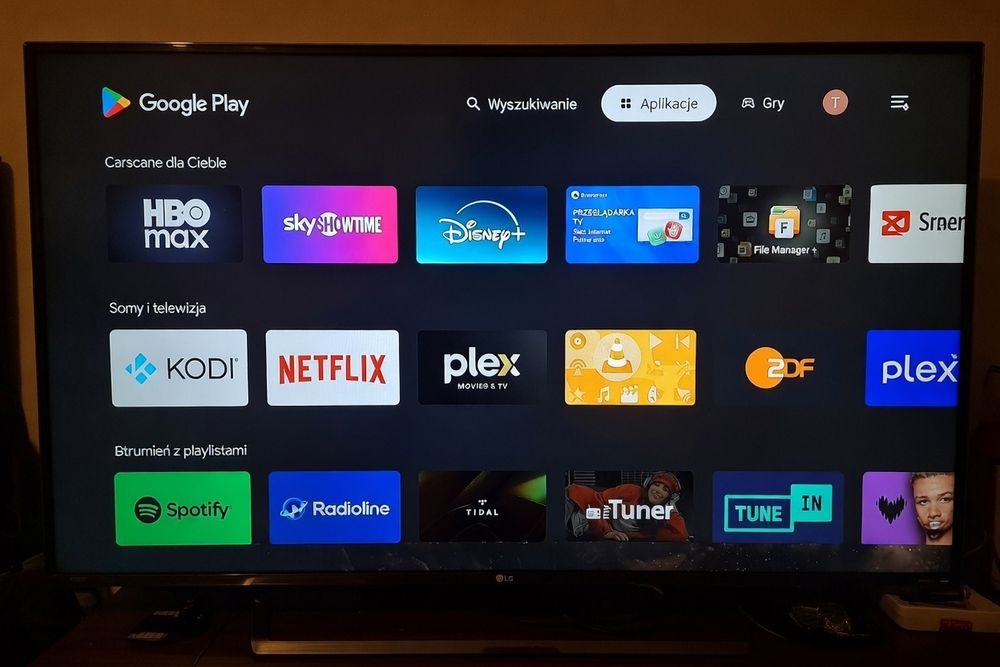 Smart TV box PLAY Now 4K 8gb pilot+baterie Wifi  Netflix HBO Kodi