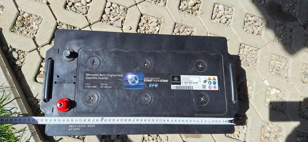 Sprzedam używane akumlatory   12v 1150A 220Ah